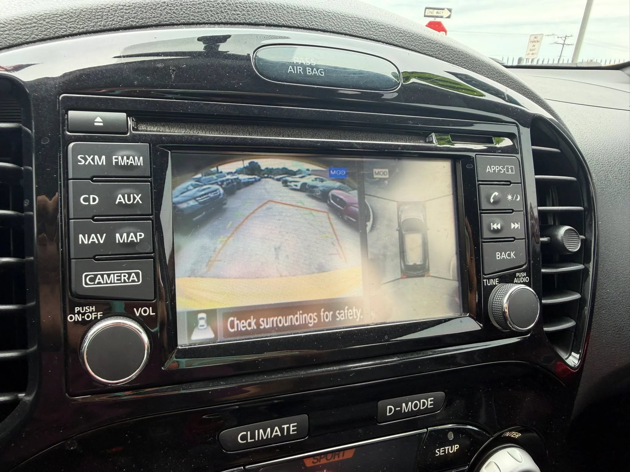 Used 2017 Nissan Juke SL w/ Interior Illumination Package AWD/4WD image 19