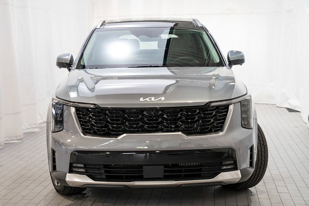 Used 2025 Kia Sorento SX image 2