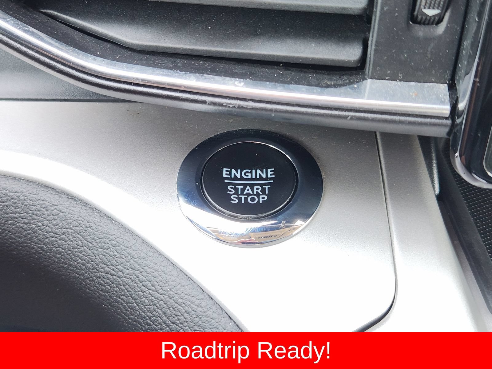 Used 2024 Ford Explorer XLT w/ Equipment Group 202A AWD/4WD image 30