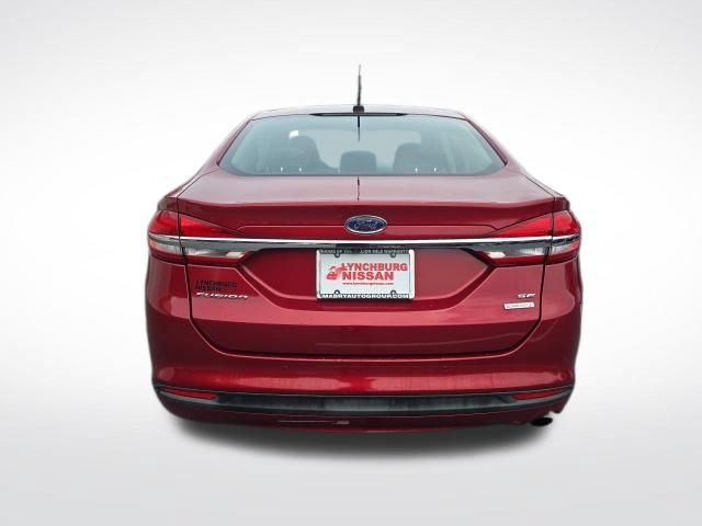 Used 2017 Ford Fusion SE w/ Fusion SE Technology Package FWD image 4