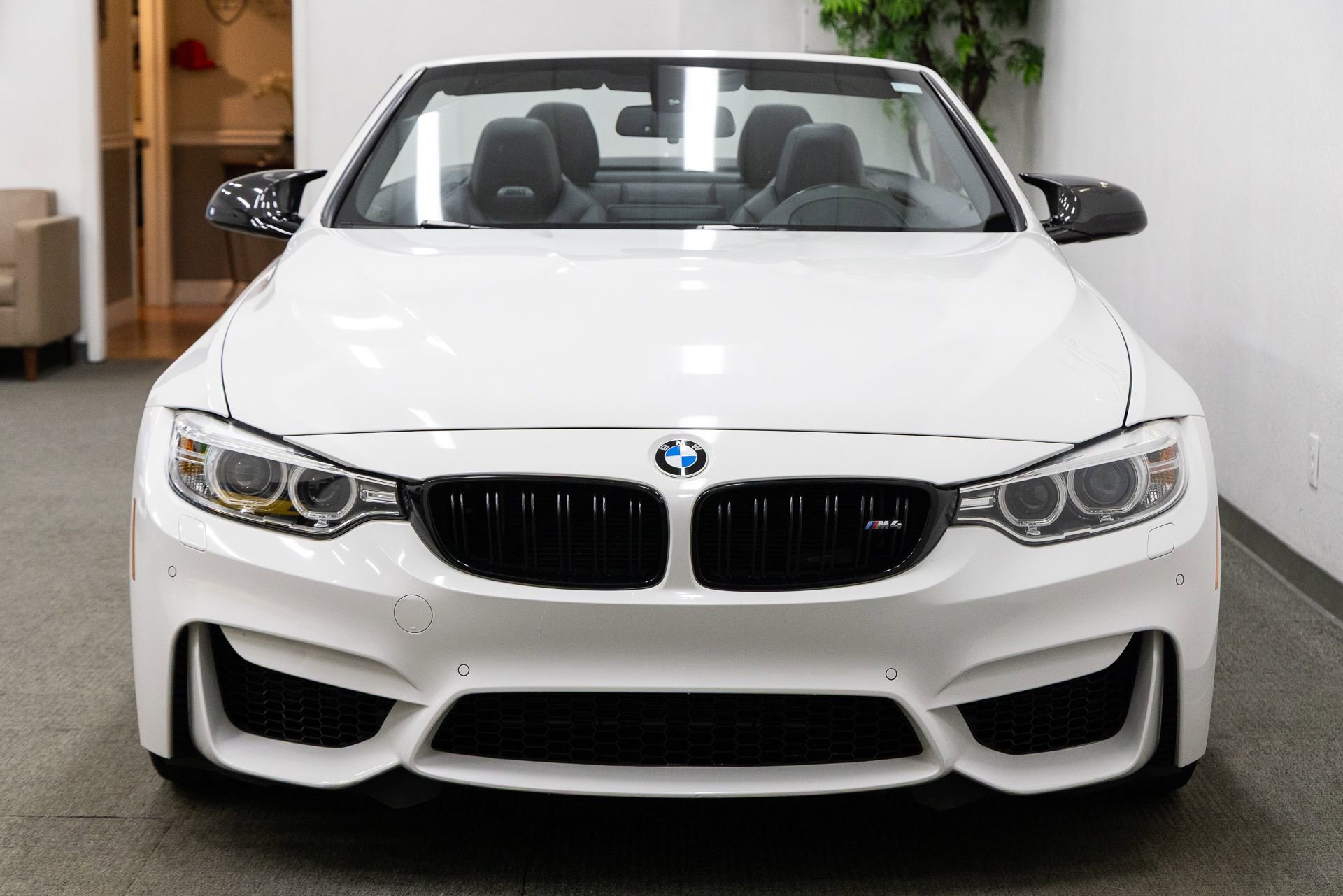 Used 2015 BMW M4 Convertible image 12