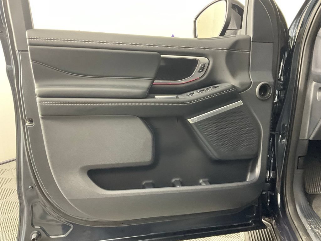 New 2026 Ford Expedition Platinum w/ Stealth Appearance Package AWD/4WD image 12