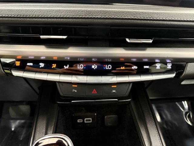 Used 2025 Cadillac XT4 Premium Luxury FWD image 38