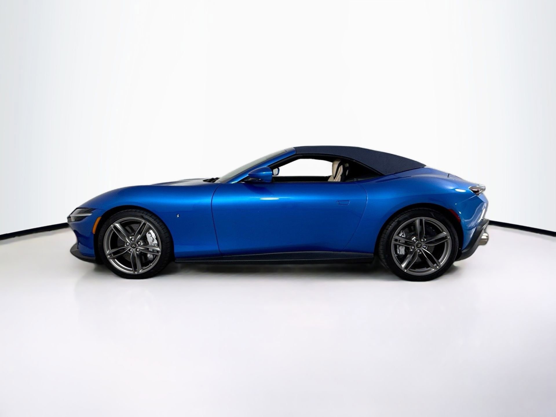 Certified 2025 Ferrari Roma Spider image 4