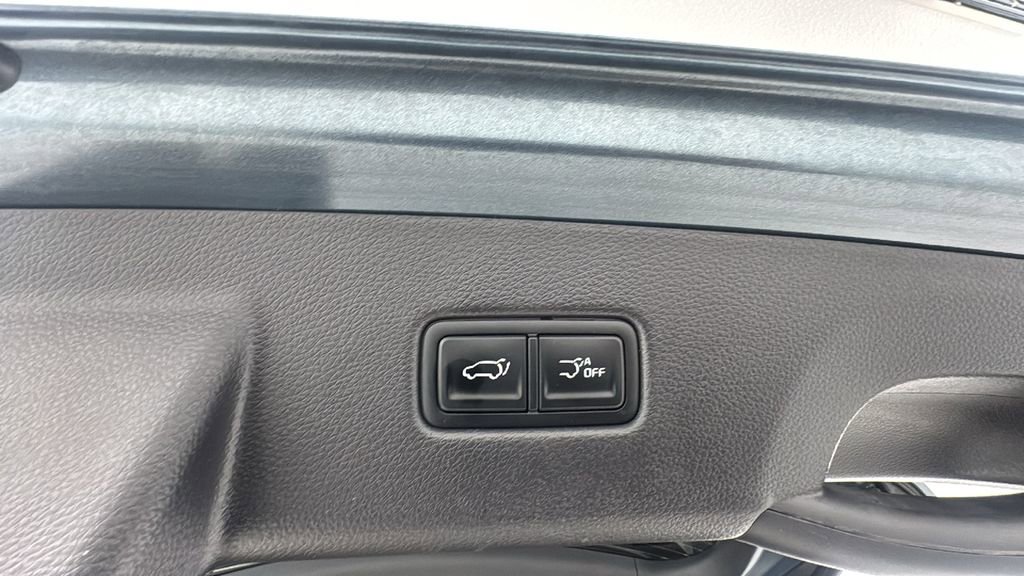 Used 2025 Kia Carnival SX Prestige image 17