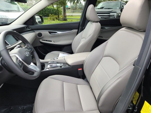 Used 2025 INFINITI QX50 Luxe image 16