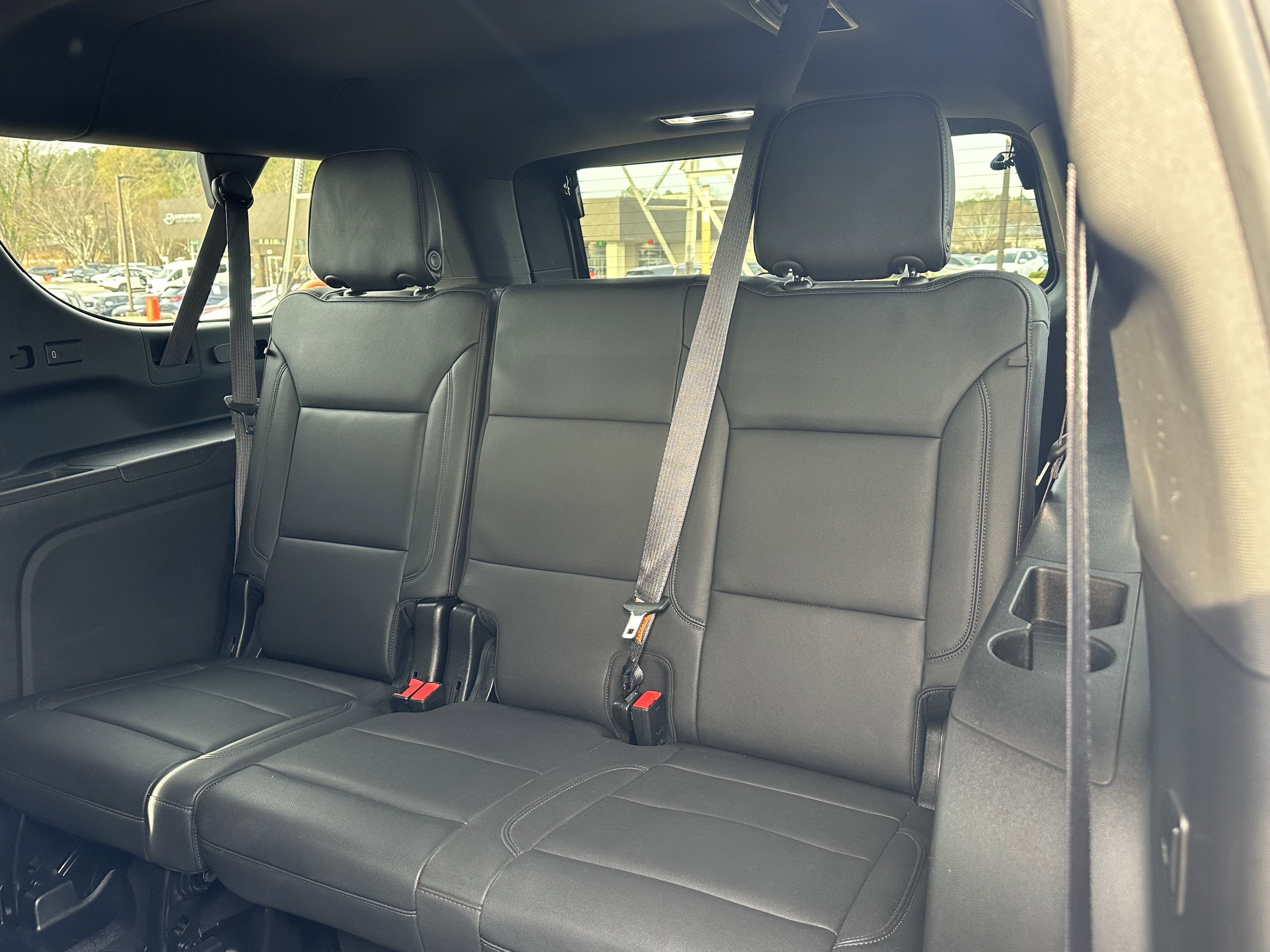 Used 2024 Chevrolet Suburban LT w/ Luxury Package image 23