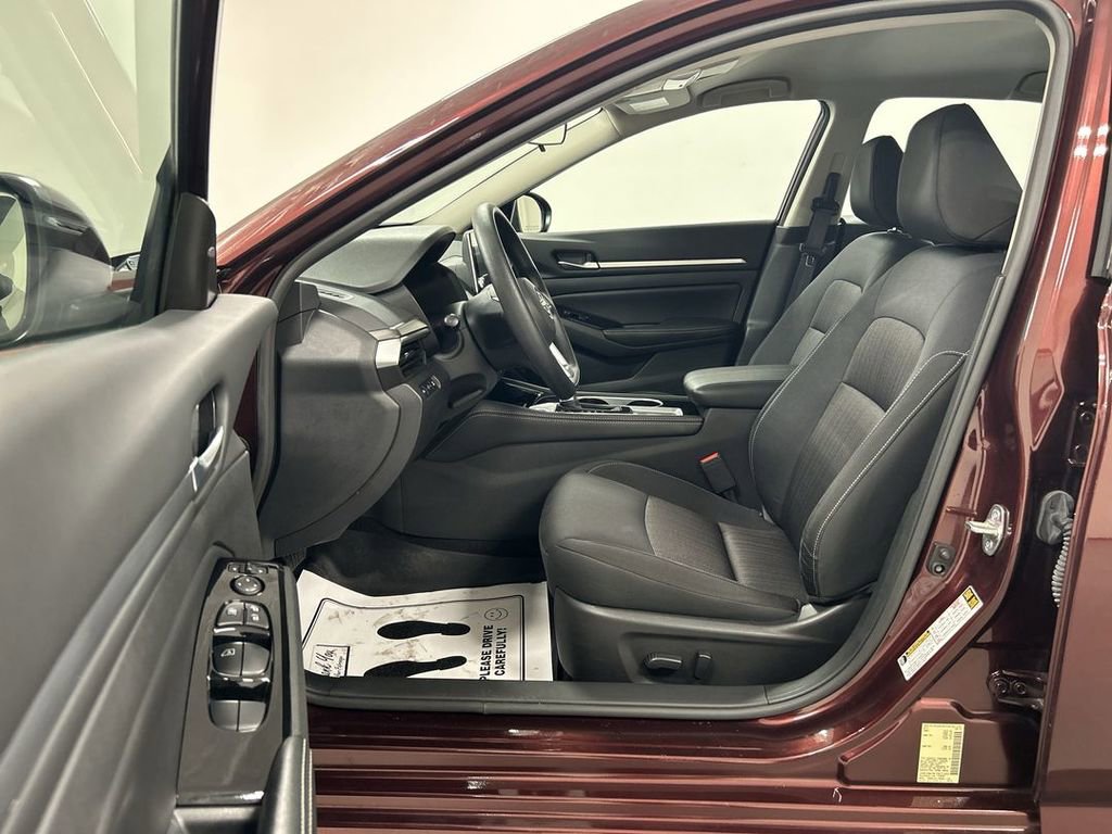 Used 2023 Nissan Altima 2.5 SV image 11