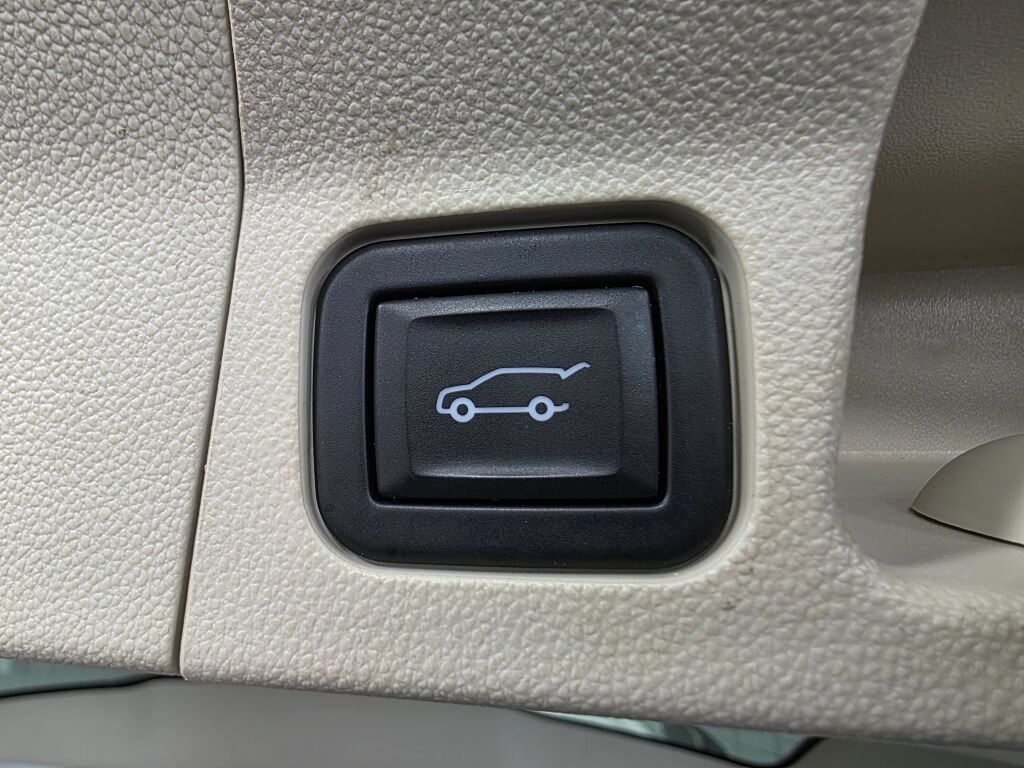 Used 2023 GMC Acadia Denali AWD/4WD image 27