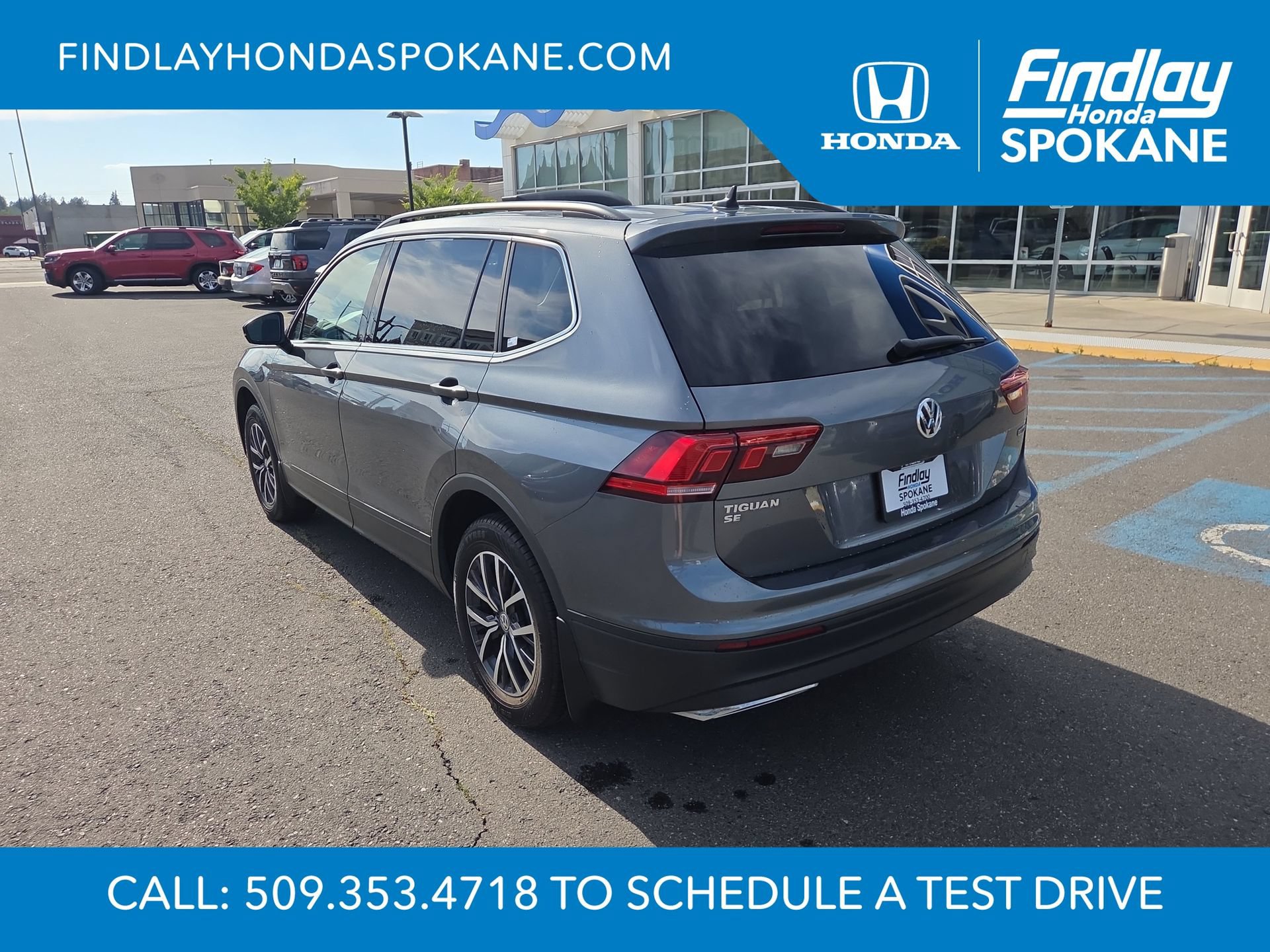 Used 2019 Volkswagen Tiguan SE w/ Panoramic Sunroof Package AWD/4WD image 3