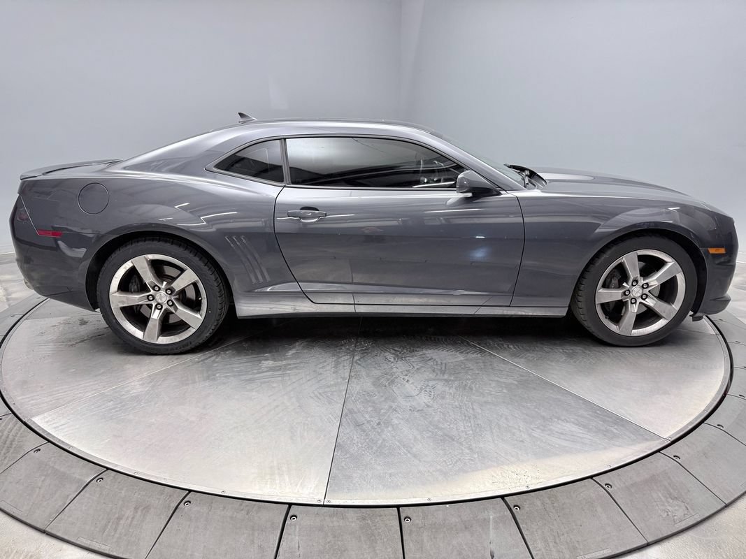 Used 2010 Chevrolet Camaro SS RWD image 4