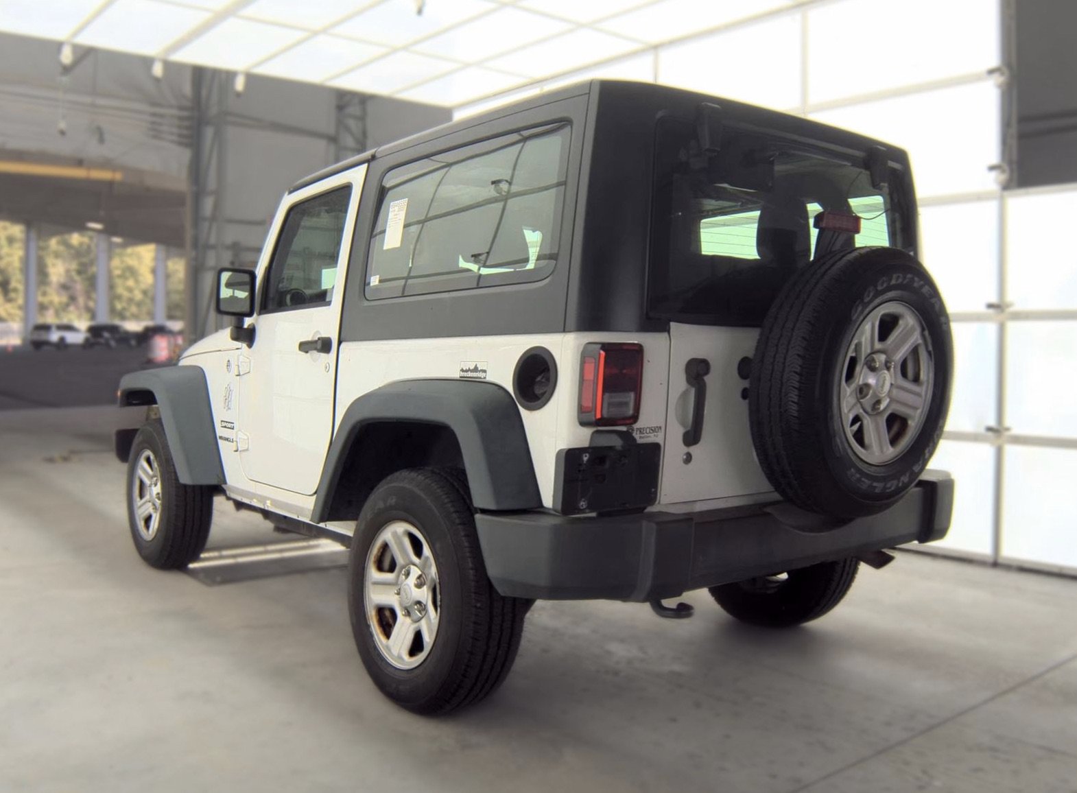 Used 2015 Jeep Wrangler Sport w/ Connectivity Group AWD/4WD image 5