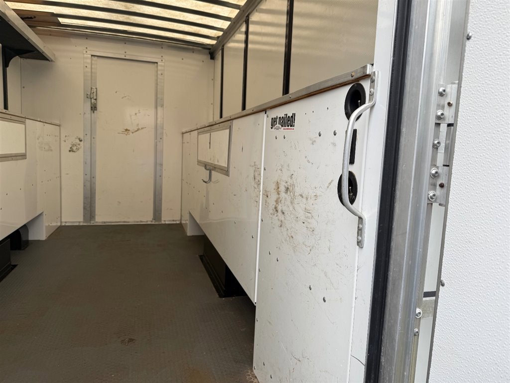 Used 2023 GMC Savana 3500 w/ Power Convenience Package image 17