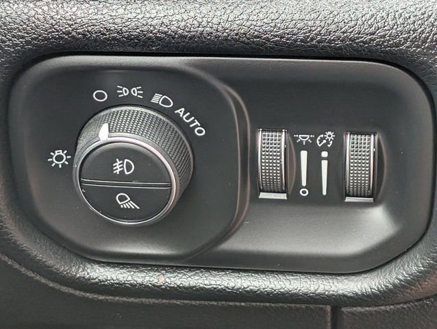 Used 2021 RAM 1500 Laramie w/ Trailer Tow Group AWD/4WD image 25