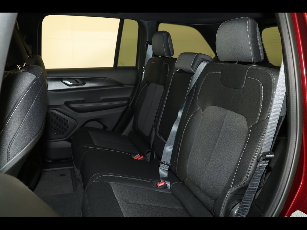 New 2025 Jeep Grand Cherokee Laredo X image 22
