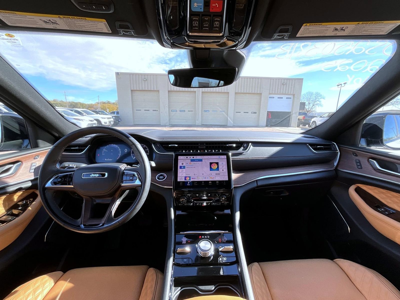 Certified 2025 Jeep Grand Cherokee L Summit w/ Obsidian Package image 15