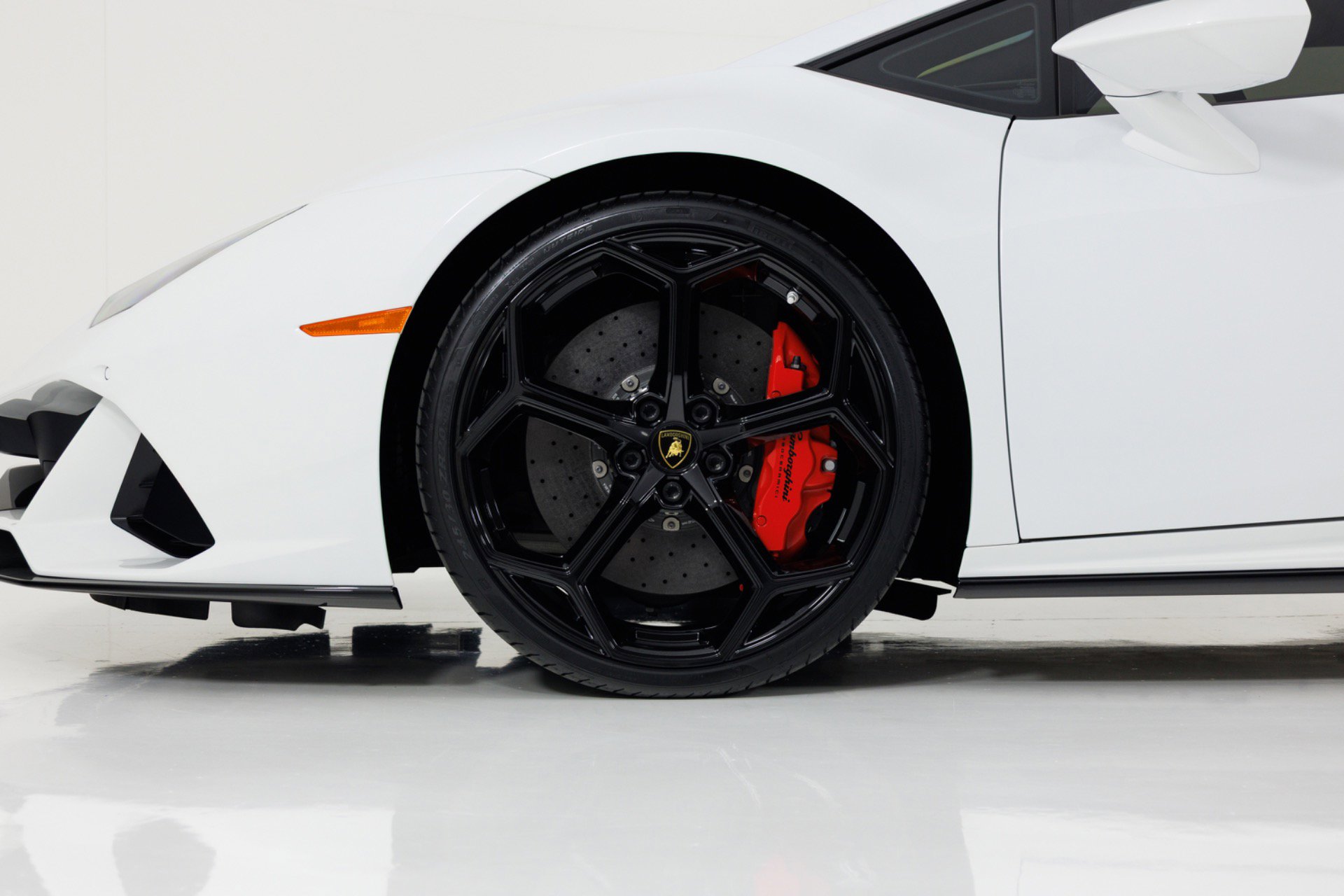 Used 2020 Lamborghini Huracan EVO AWD/4WD image 9