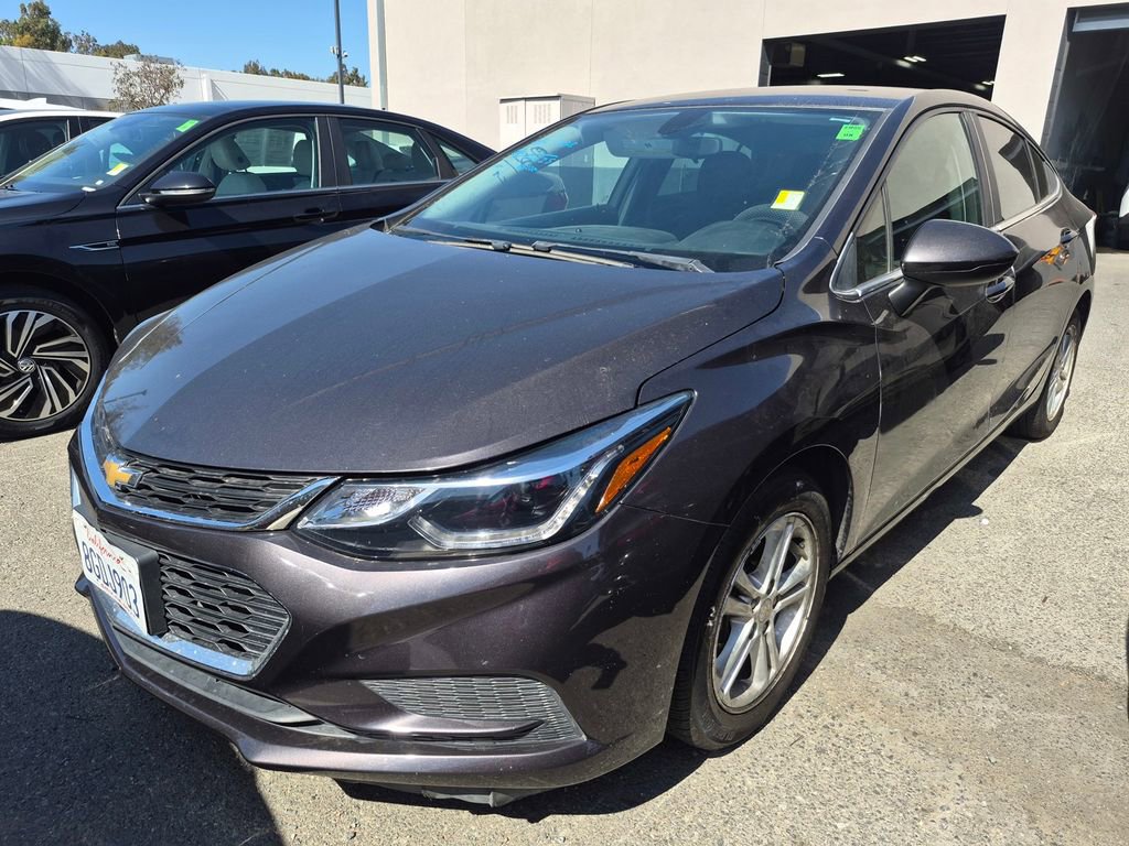 Used 2016 Chevrolet Cruze LT FWD image 2