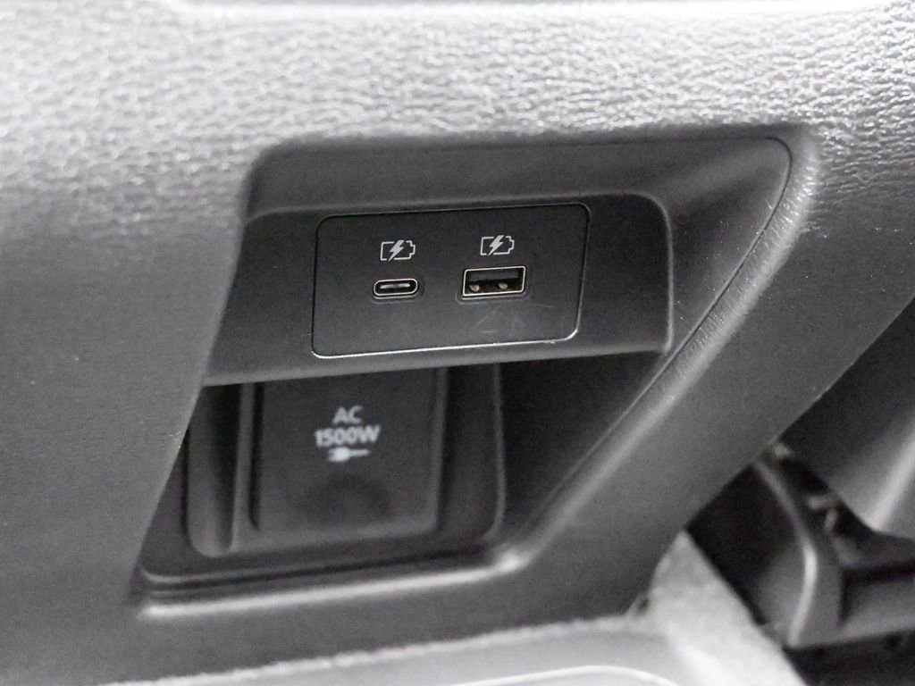 Used 2023 Mitsubishi Outlander SEL image 43