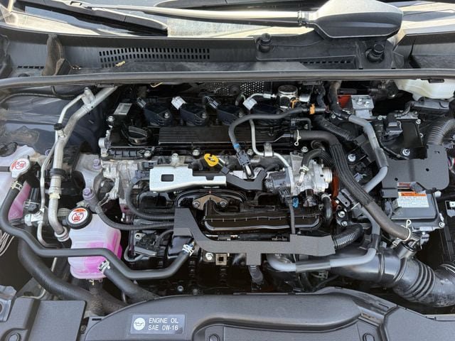 Used 2025 Toyota Prius LE FWD image 31