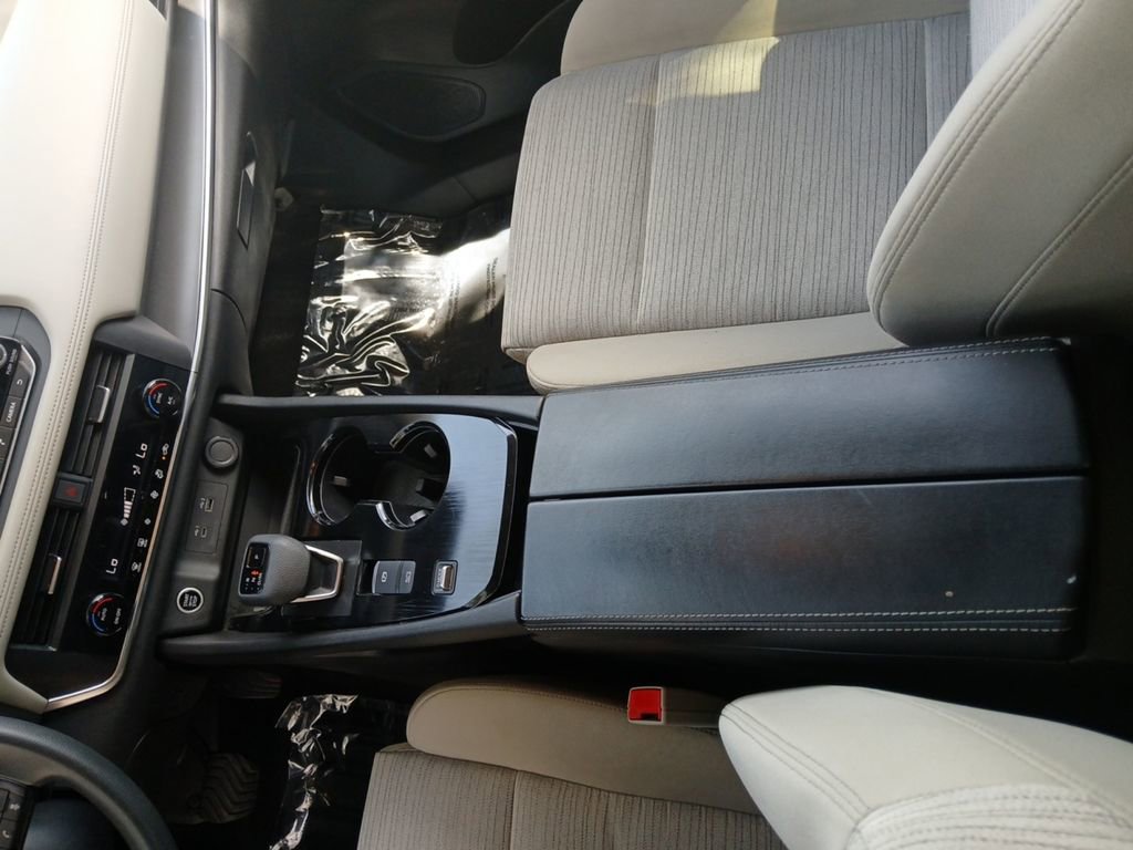 Used 2023 Nissan Rogue SV image 23