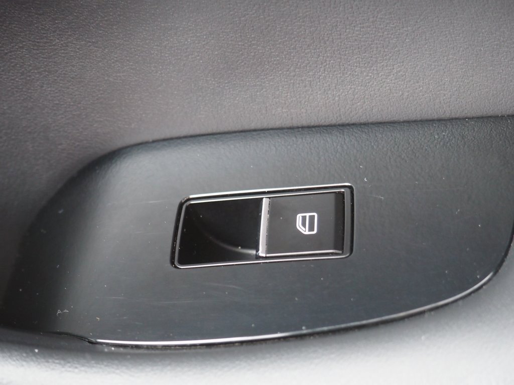 Used 2024 MAZDA MAZDA3 s image 27