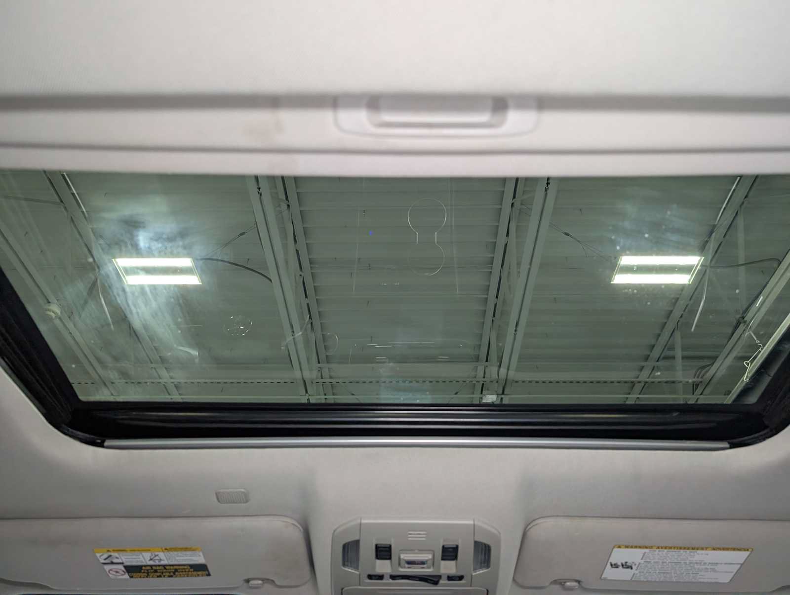 Used 2021 Toyota Highlander XLE AWD/4WD image 17