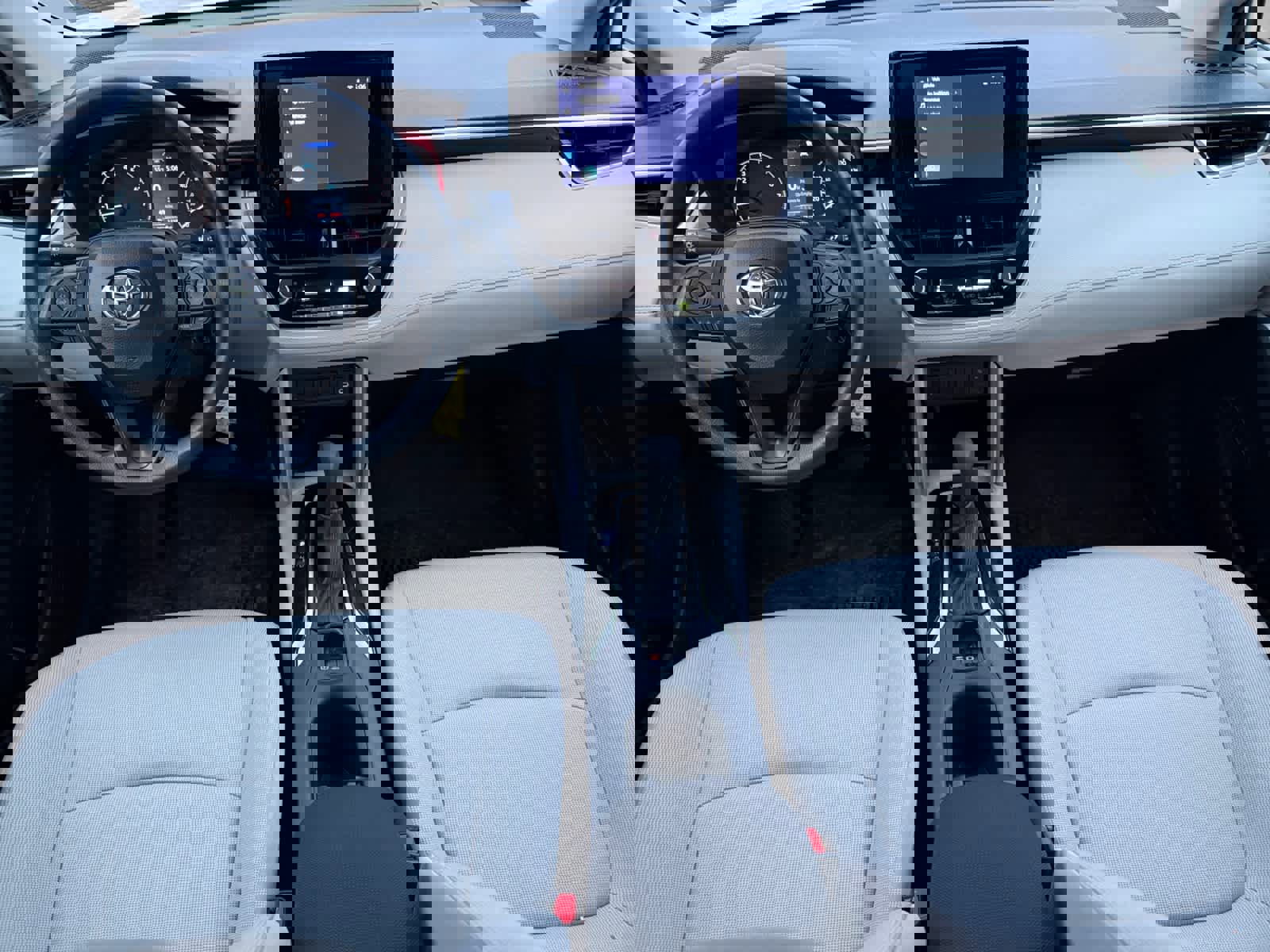 Used 2025 Toyota Corolla Cross L image 10