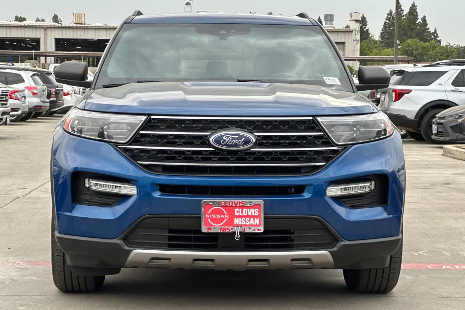 Used 2020 Ford Explorer XLT w/ Equipment Group 202A AWD/4WD image 11