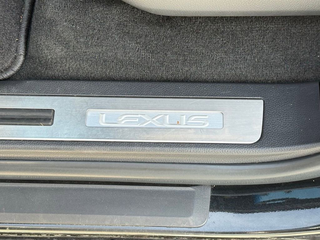 Used 2024 Lexus LX 600 4WD w/ Luxury Package image 13