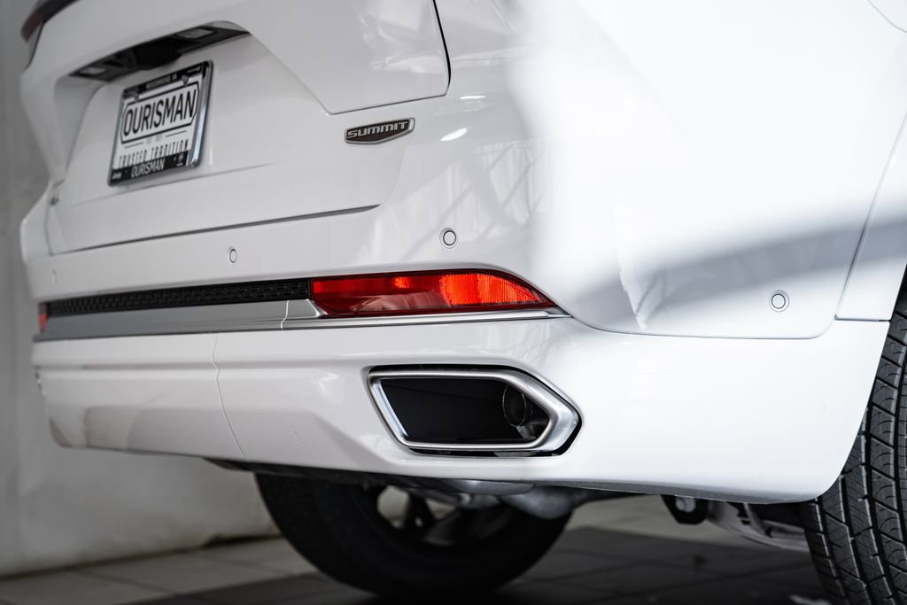 New 2025 Jeep Grand Cherokee Summit image 9