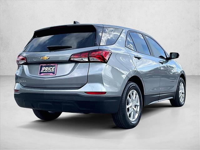 Used 2023 Chevrolet Equinox LS image 2
