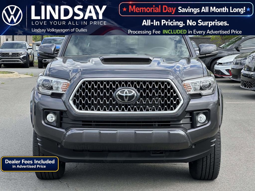 Used 2019 Toyota Tacoma TRD Sport AWD/4WD image 3