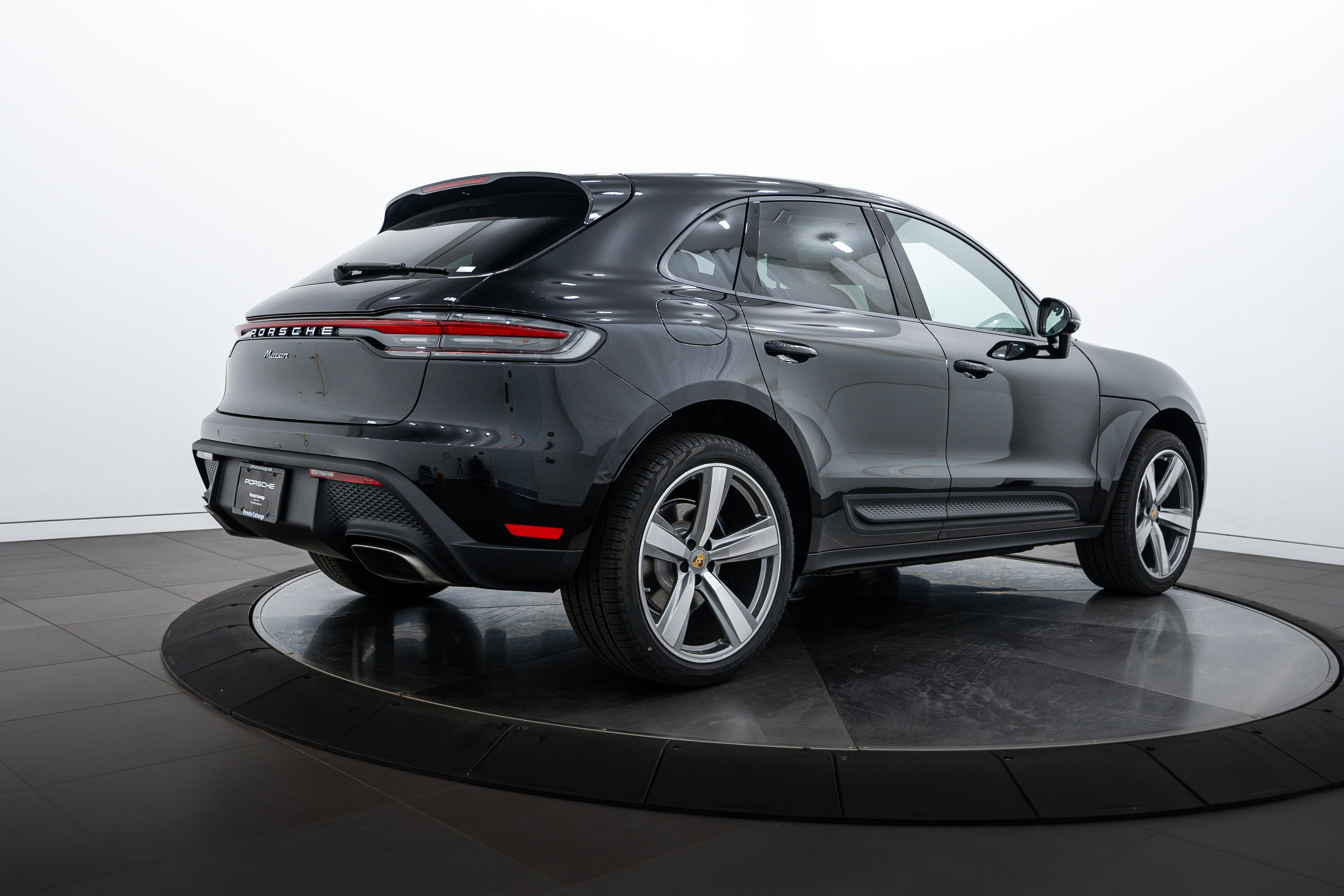 New 2025 Porsche Macan image 7