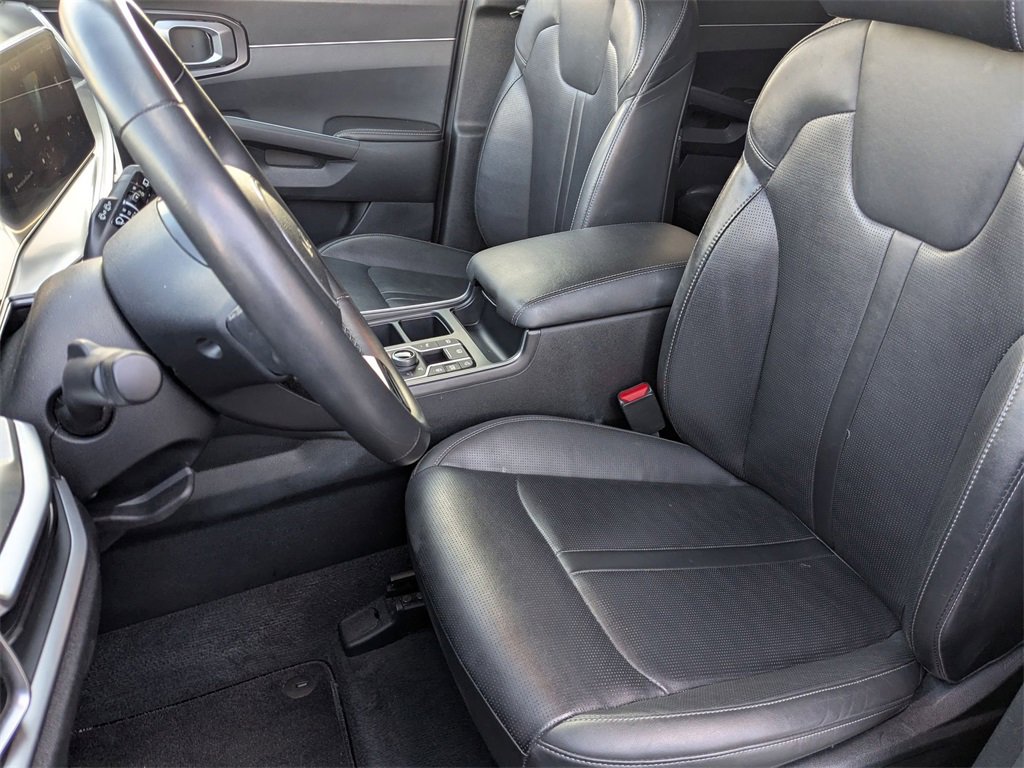 Used 2024 Kia Sorento S image 18