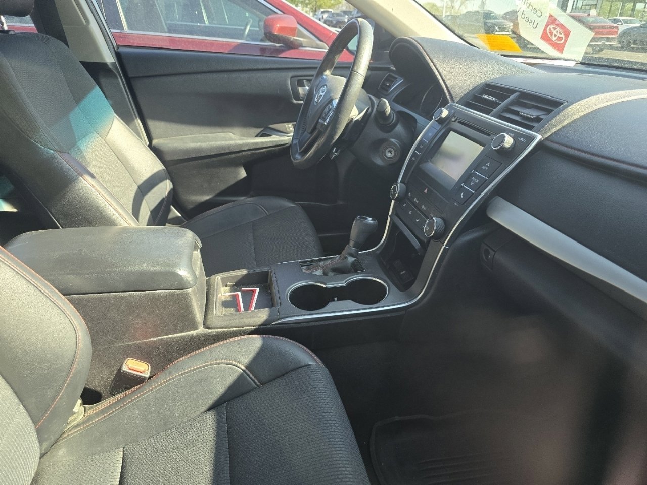 Used 2016 Toyota Camry SE image 15