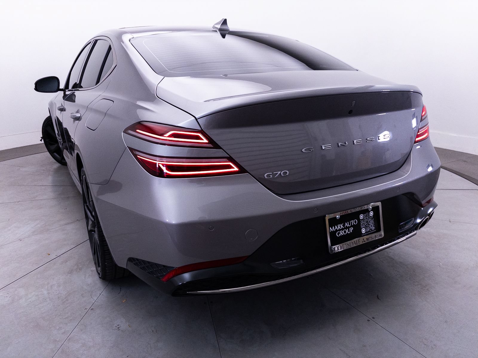 Used 2023 Genesis G70 2.0T w/ Sport Prestige Package RWD image 5