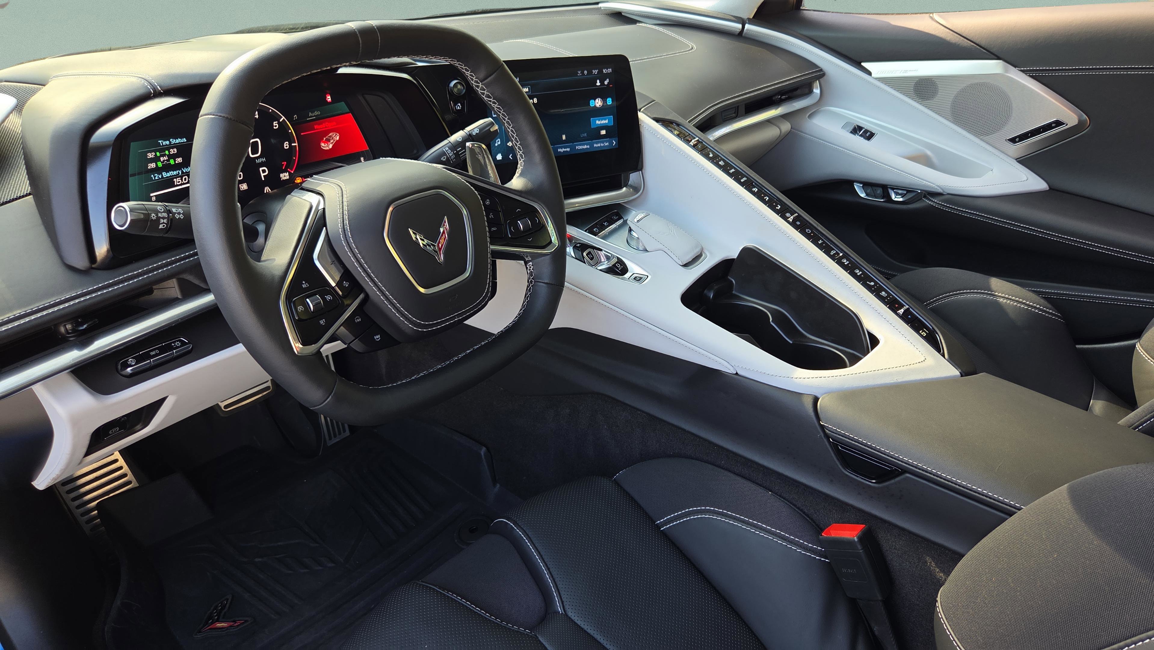 Used 2024 Chevrolet Corvette Stingray Premium Conv RWD image 11