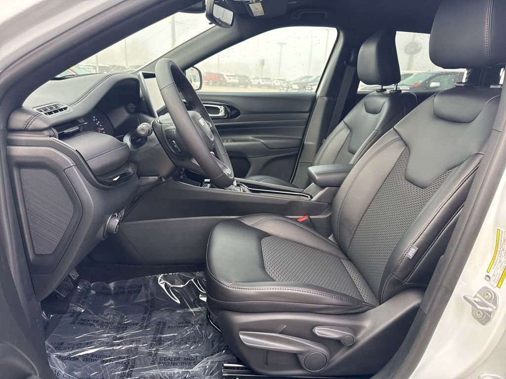 New 2026 Jeep Compass Latitude AWD/4WD image 4