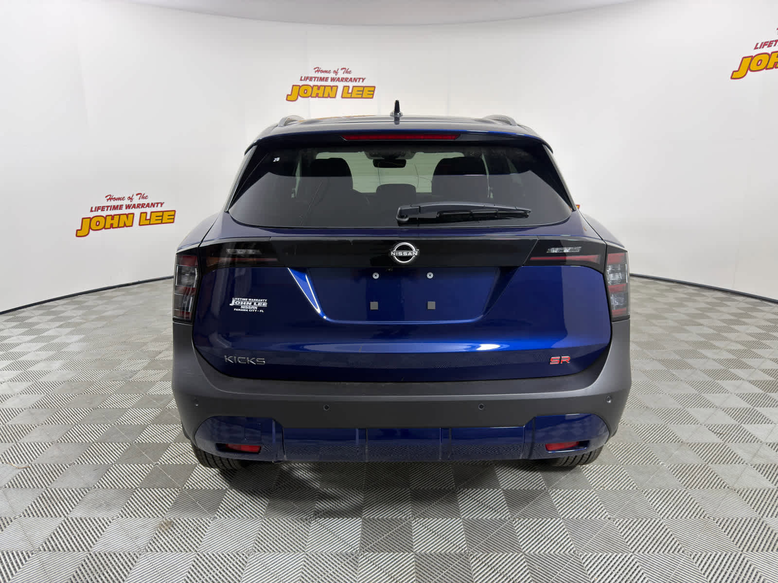 New 2026 Nissan Kicks SR w/ Interior Electronics Package FWD image 4