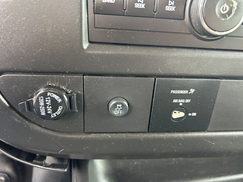 Used 2013 Chevrolet Express 2500 RWD image 15
