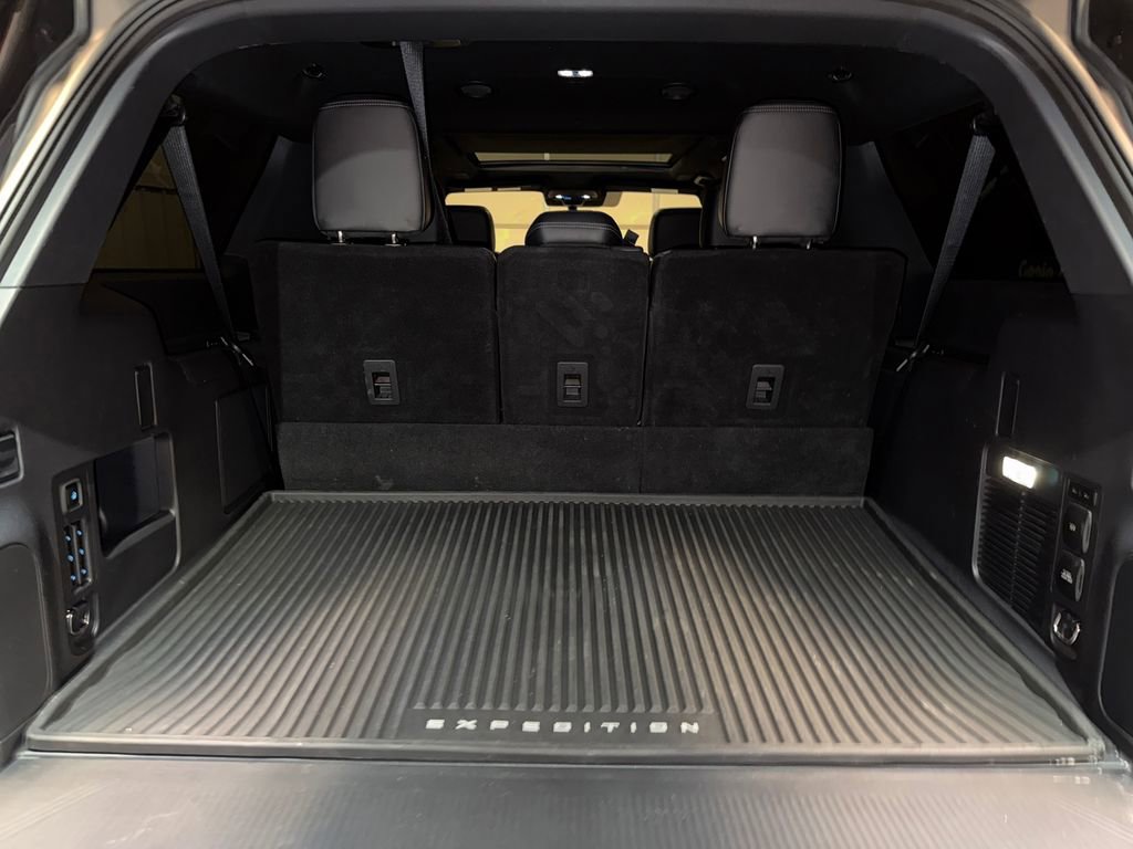 Used 2025 Ford Expedition Max Platinum w/ Stealth Performance Package image 27