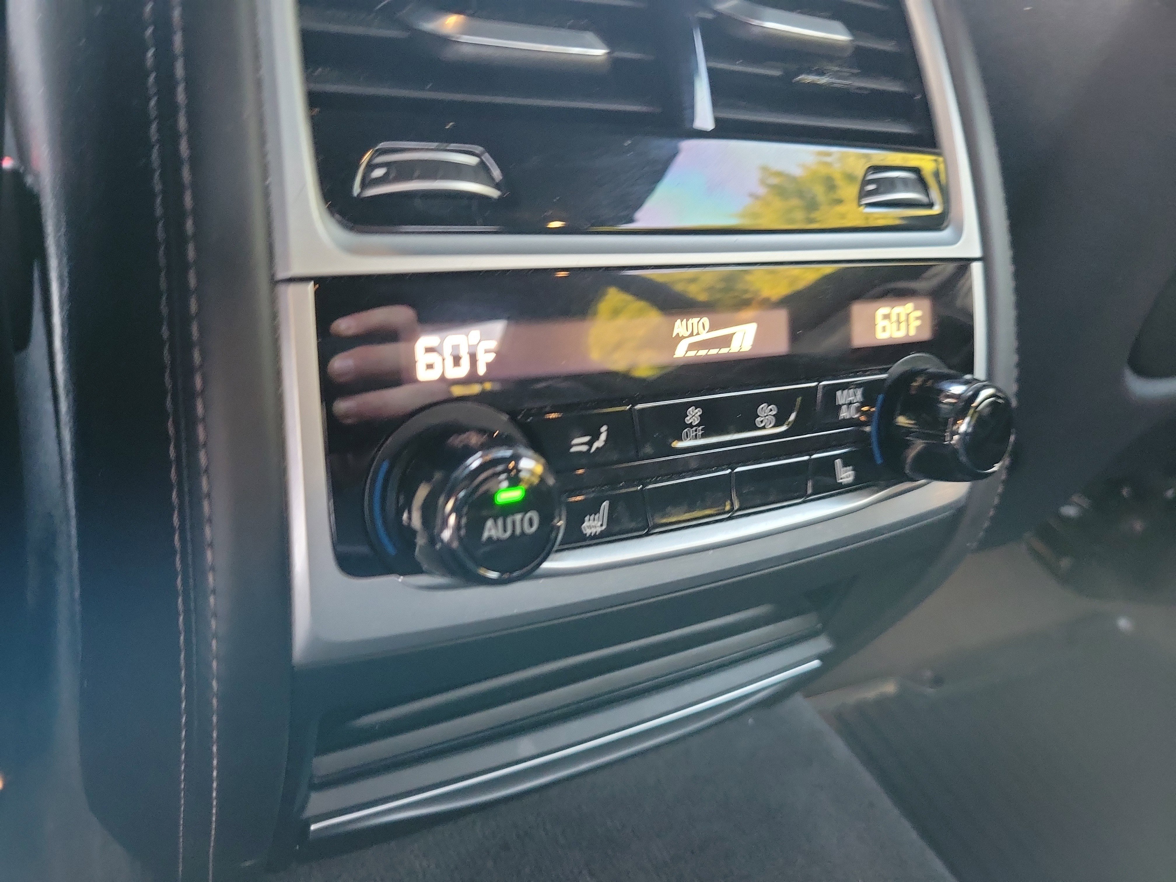 Used 2019 BMW 750i xDrive w/ Executive Package image 18