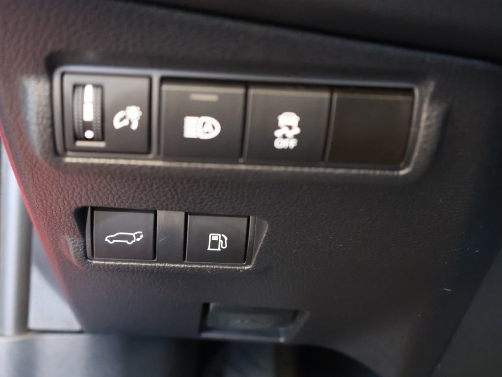 Used 2023 Toyota Corolla Cross XSE w/ Convenience Package image 19