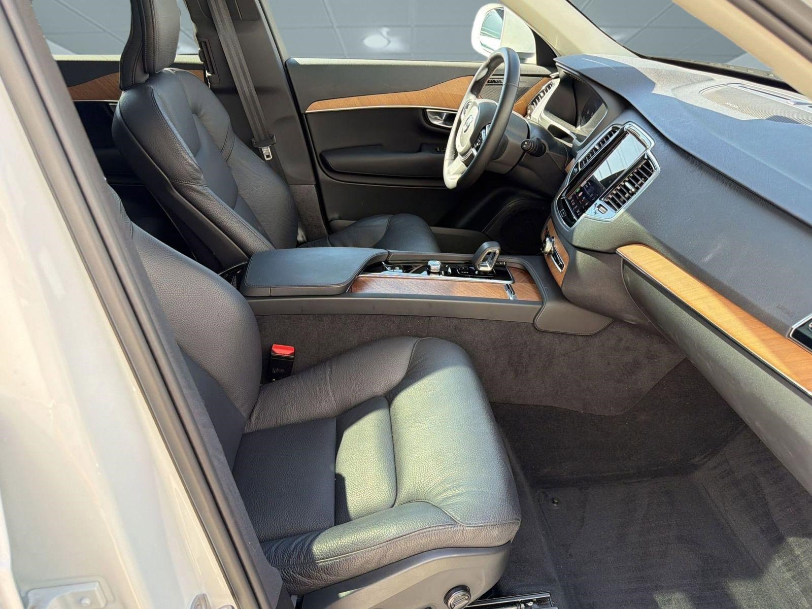 Used 2024 Volvo XC90 B6 Plus w/ Protection Package Premier AWD/4WD image 29