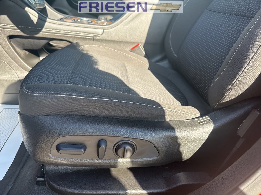 Used 2023 GMC Acadia SLE w/ Driver Convenience Package image 21