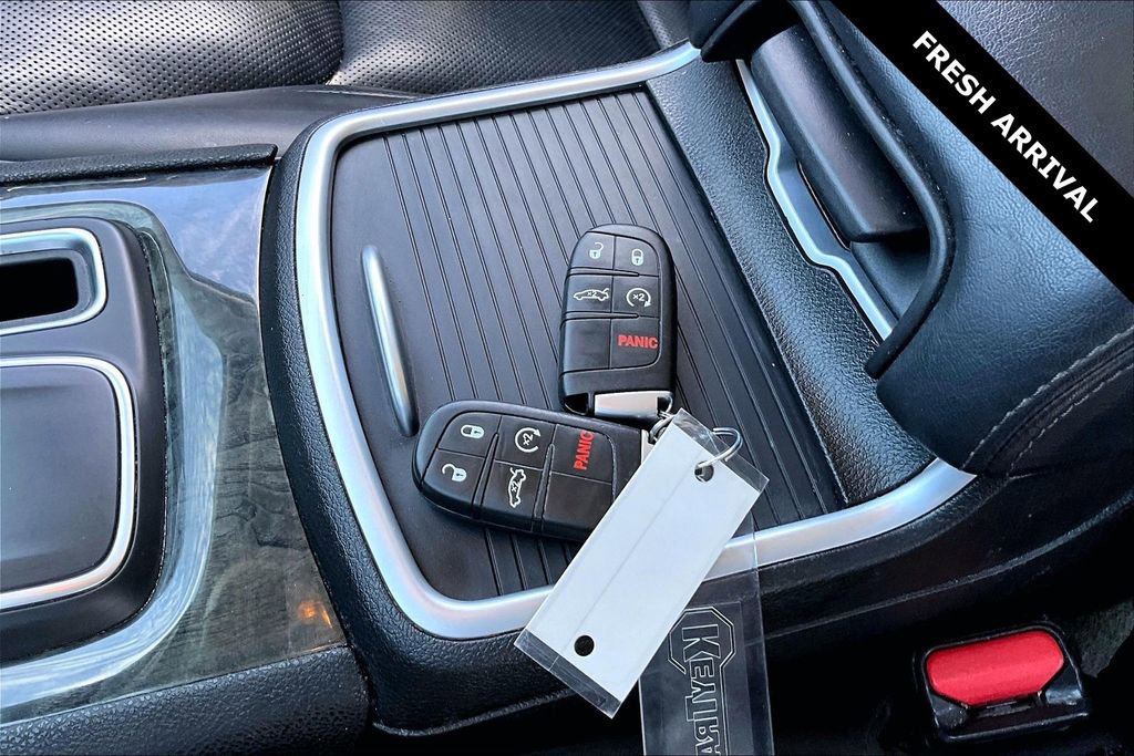 Used 2023 Chrysler 300 Touring L w/ Comfort Group image 33