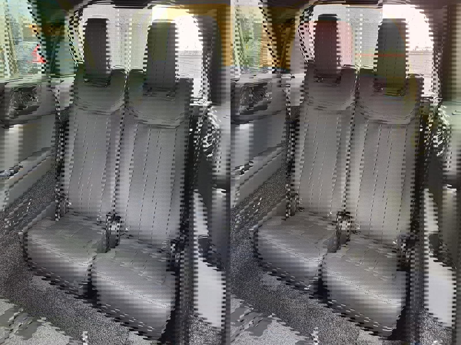 New 2026 Land Rover Range Rover Long Wheelbase SE image 26