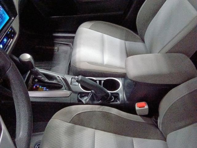 Used 2019 Toyota Corolla LE w/ Carpet Mat Package (TMS) FWD image 17