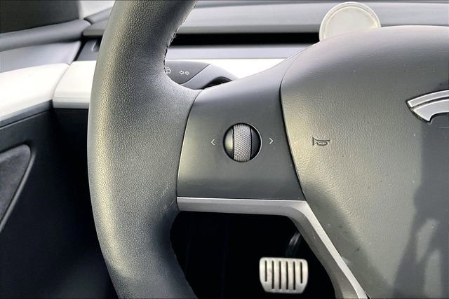 Used 2023 Tesla Model Y Performance image 11